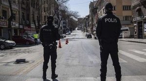 Artan vakalar nedeniyle yeni kısıtlamaların gelip gelmeyeceği vatandaşlar tarafından merak