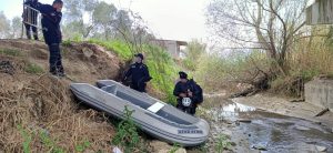 Aydın’ın Nazilli ilçesinde dün akşam üstü saatlerinde Menderes Köprüsü’nden suya