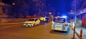 Aydın’ın Nazilli ilçesinde Dumlupınar mahallesinde havaya ateş açarak, çevreye rahatsız