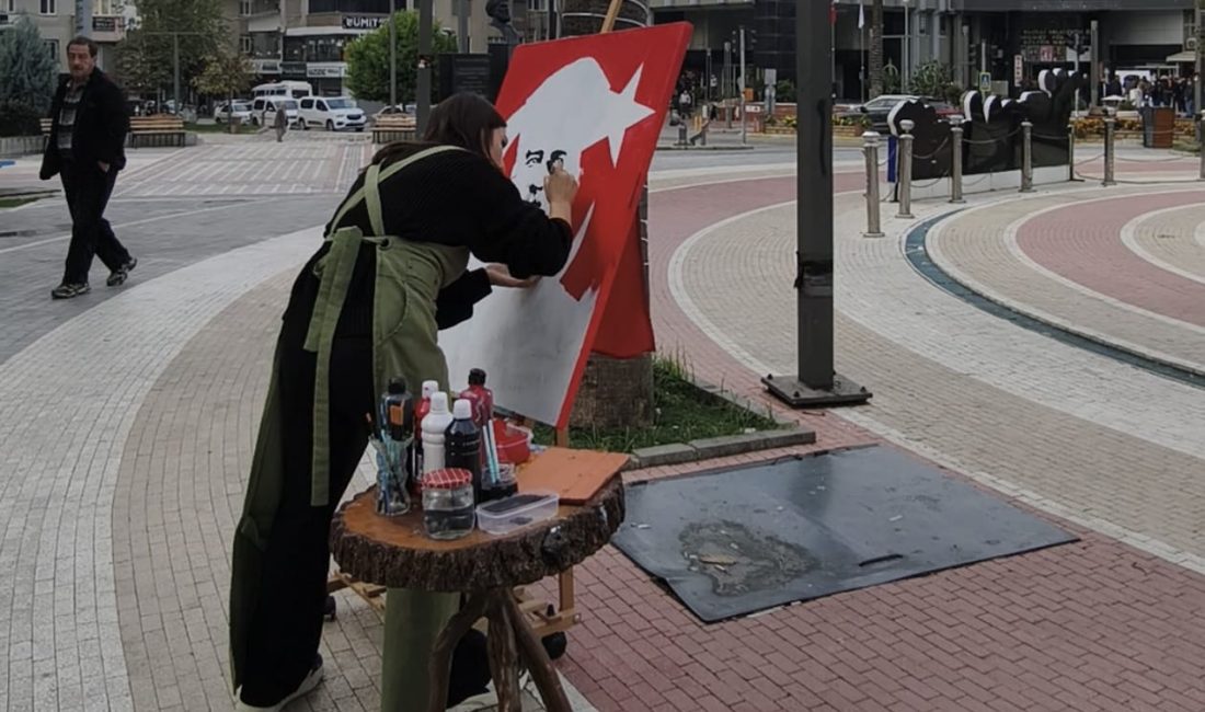 Cumhuriyet Meydanı’nda Atatürk Portresi Büyük