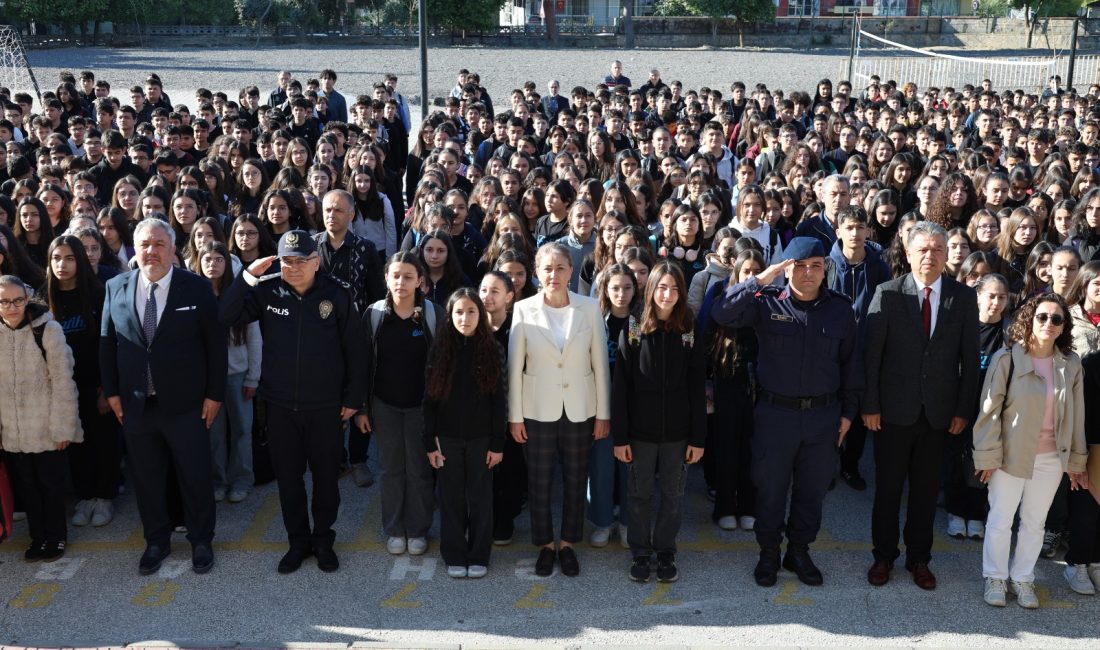 Nazilli Kaymakamı Huriye Küpeli Kan, ilçedeki eğitim kurumlarına yönelik ziyaretleri