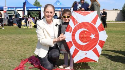 Nazilli’de 23 Nisan Ulusal Egemenlik ve Çocuk Bayramı kutlamaları, çocukların