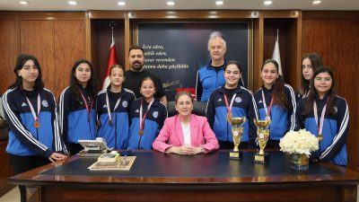 Antalya’da düzenlenen Okul Sporları Triatlon Türkiye Finalleri’nde büyük bir başarıya