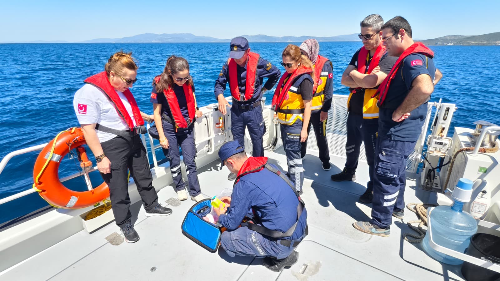 ​AYDIN – Aydın’ın Kuşadası ilçesinde, Sahil Güvenlik Karakol Komutanlığı tarafından