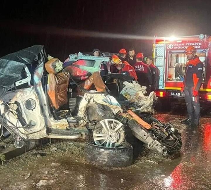 Uşak’ta aralarında bir yolcu otobüsü ve bir tırın da bulunduğu