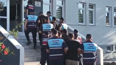 Aydın’ın Didim ilçesinde girdikleri düğünlerde tabanca ve tüfeklerle havaya ateş