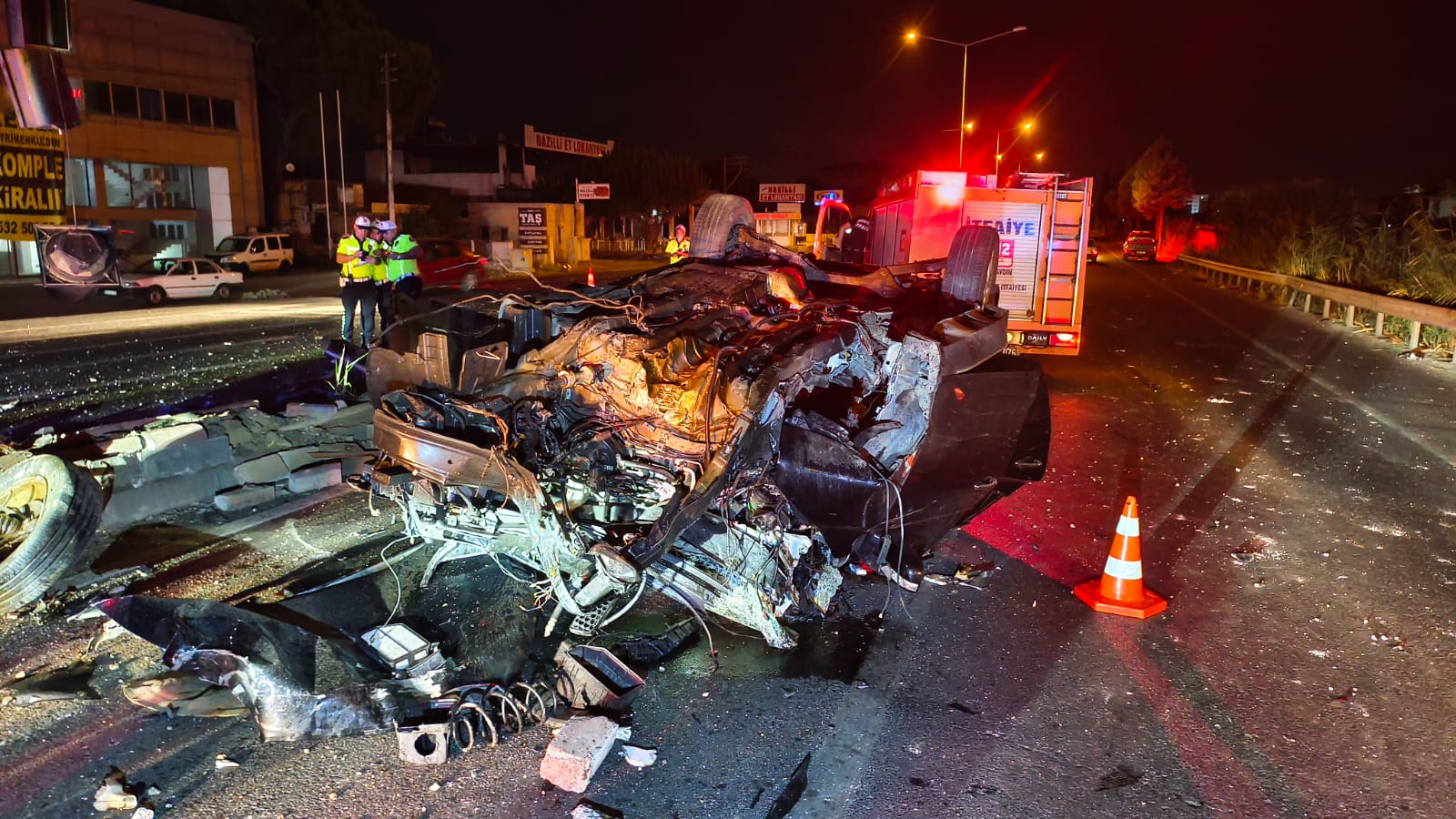 Aydın’ın Nazilli ilçesinde kontrolsüz şekilde yola çıkan motosiklete çarpmamak için